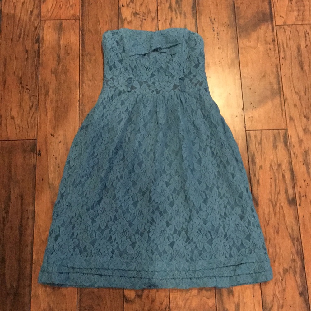 Sleeveless Lace Dress